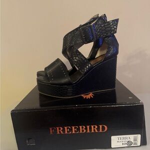 Freebird Black Textured Wedge Sandals